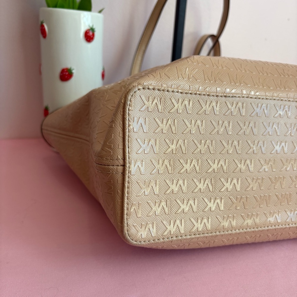 MICHAEL Michael Kors Beige Patent Leather Jet Set Tote EUC - Picture 7 of 10